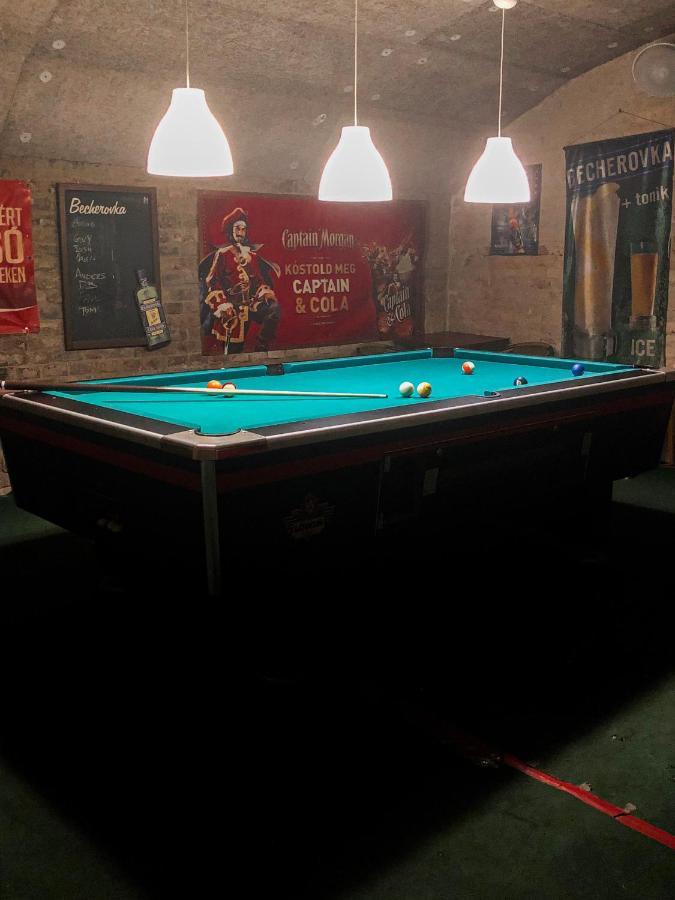 Whole Basement Former Pub2 For Stag Do, Men'S Cave Budapest Exterior photo